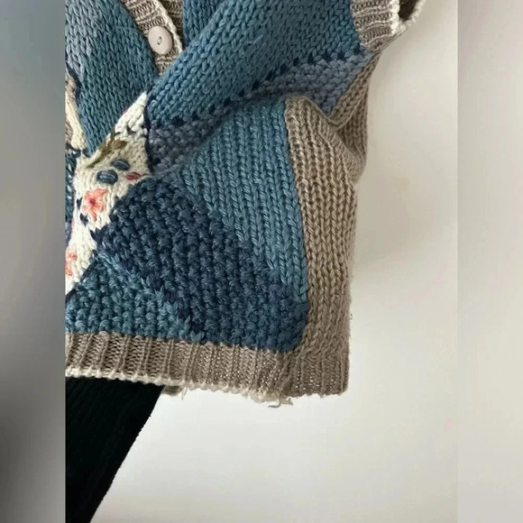 Vintage knitted by hand sweater vest - Picture 6 of 10